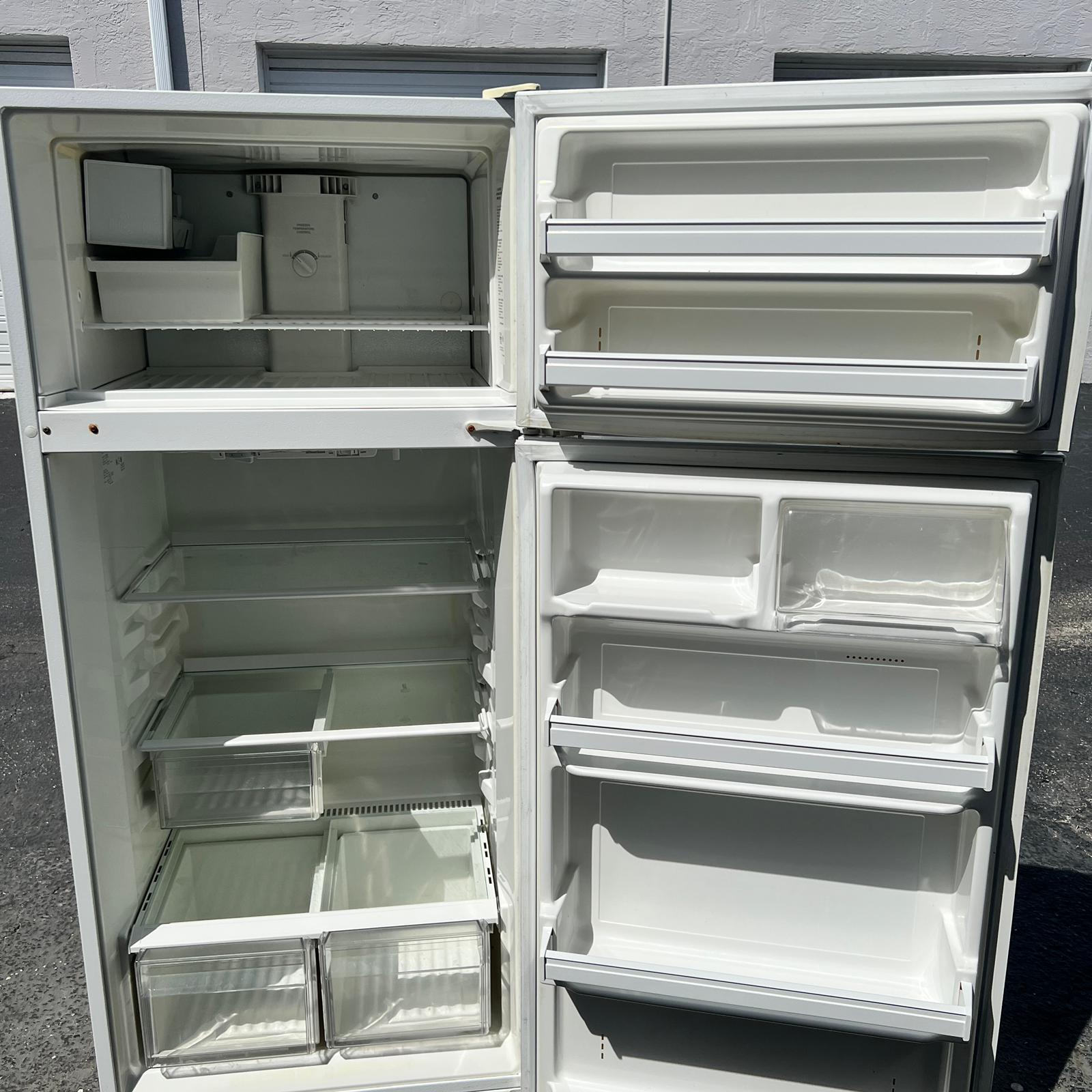 Westinghouse Top and Bottom Refrigerator Westinghouse Top and Bottom Refrigerator
